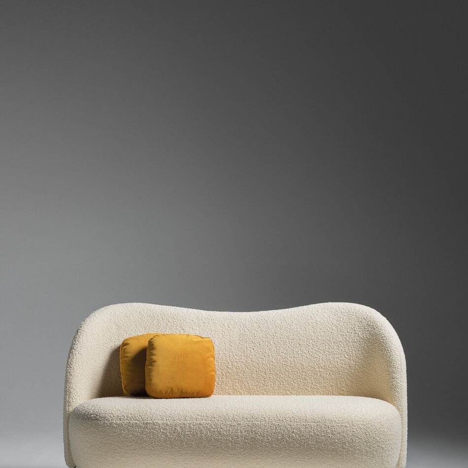 Victoria Banquette by Le Berre Vevaud, Bisson Bruneel Bergamo Crème 2