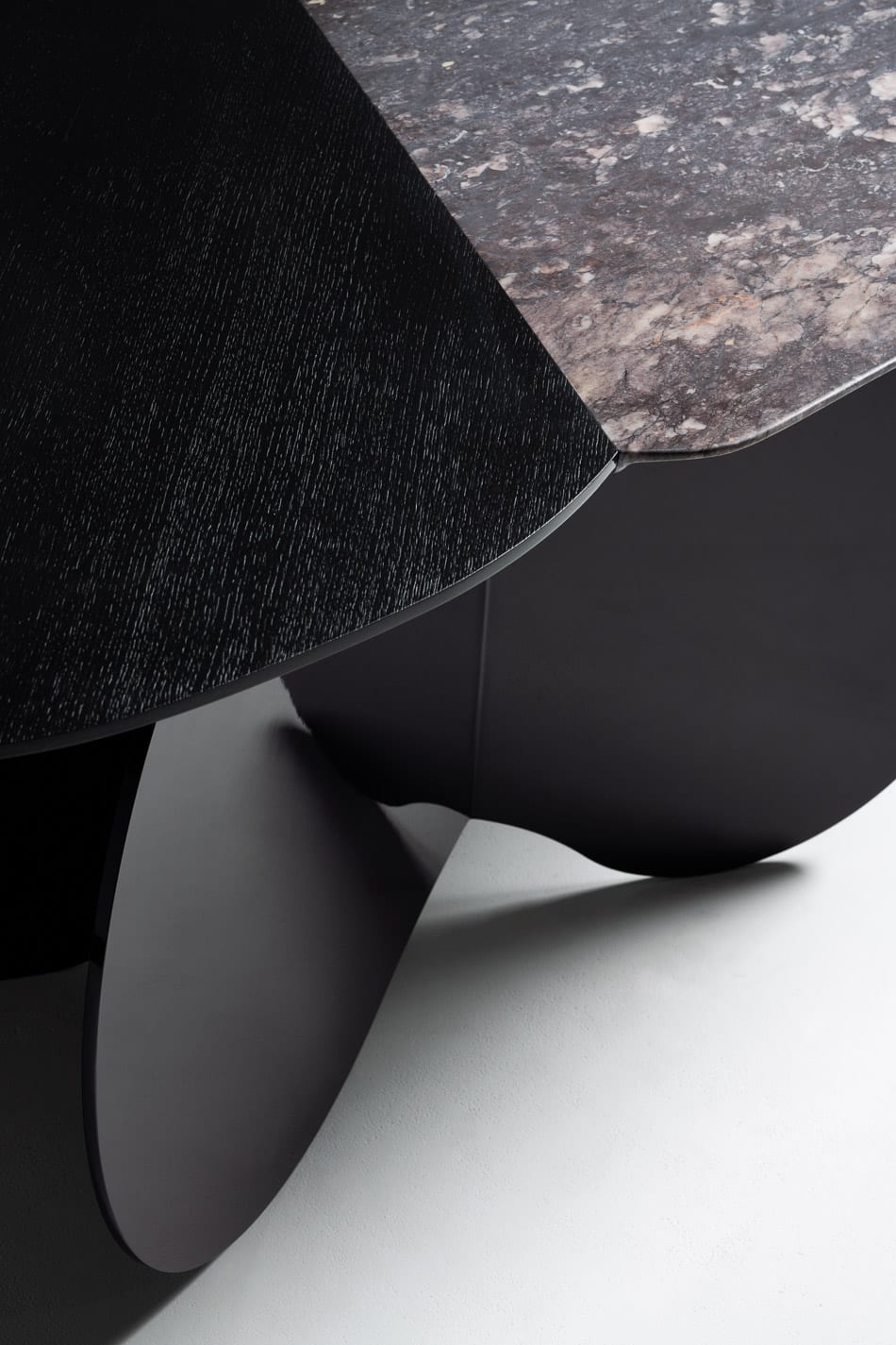 Oman Table by Le Berre Vevaud